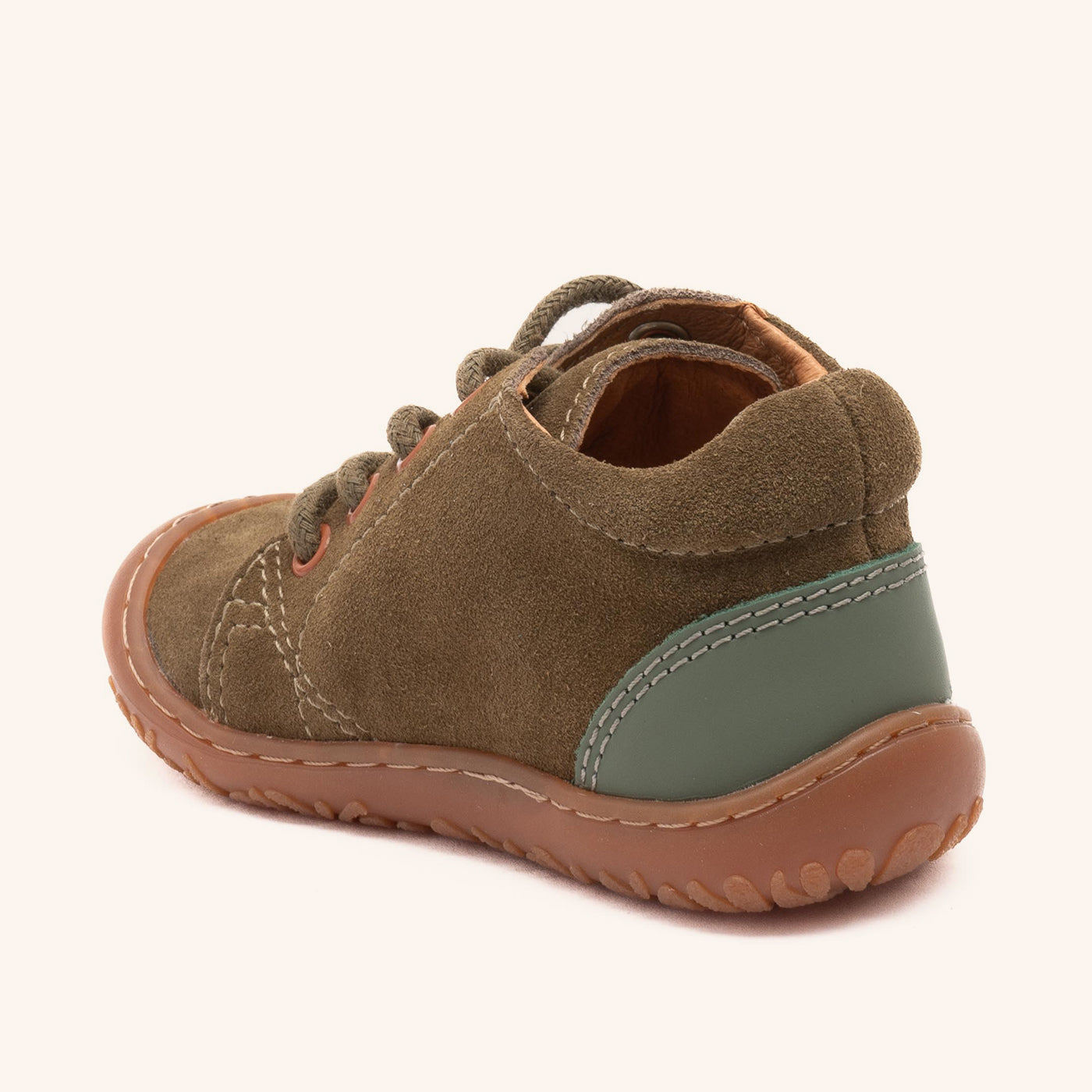 bisgaard barefoot hale l forrest PLAY