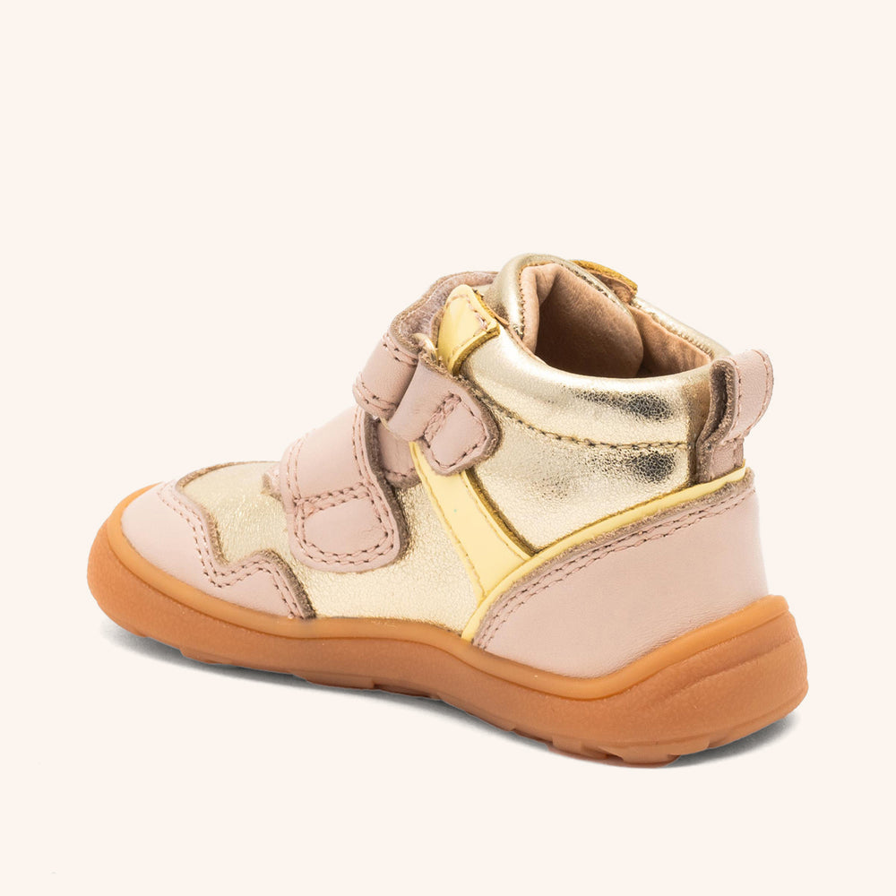 bisgaard barefoot becky nude