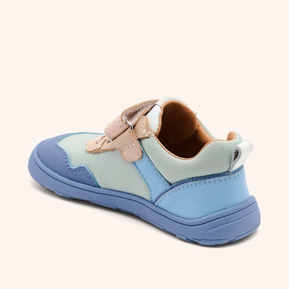 Bisgaard Barefoot Becky Blauw – Eerste Loopschoen Leer | Maat 21-24 Bisgaard Barefoot Becky Blauw – Eerste Loopschoen Leer | Maat 21-24